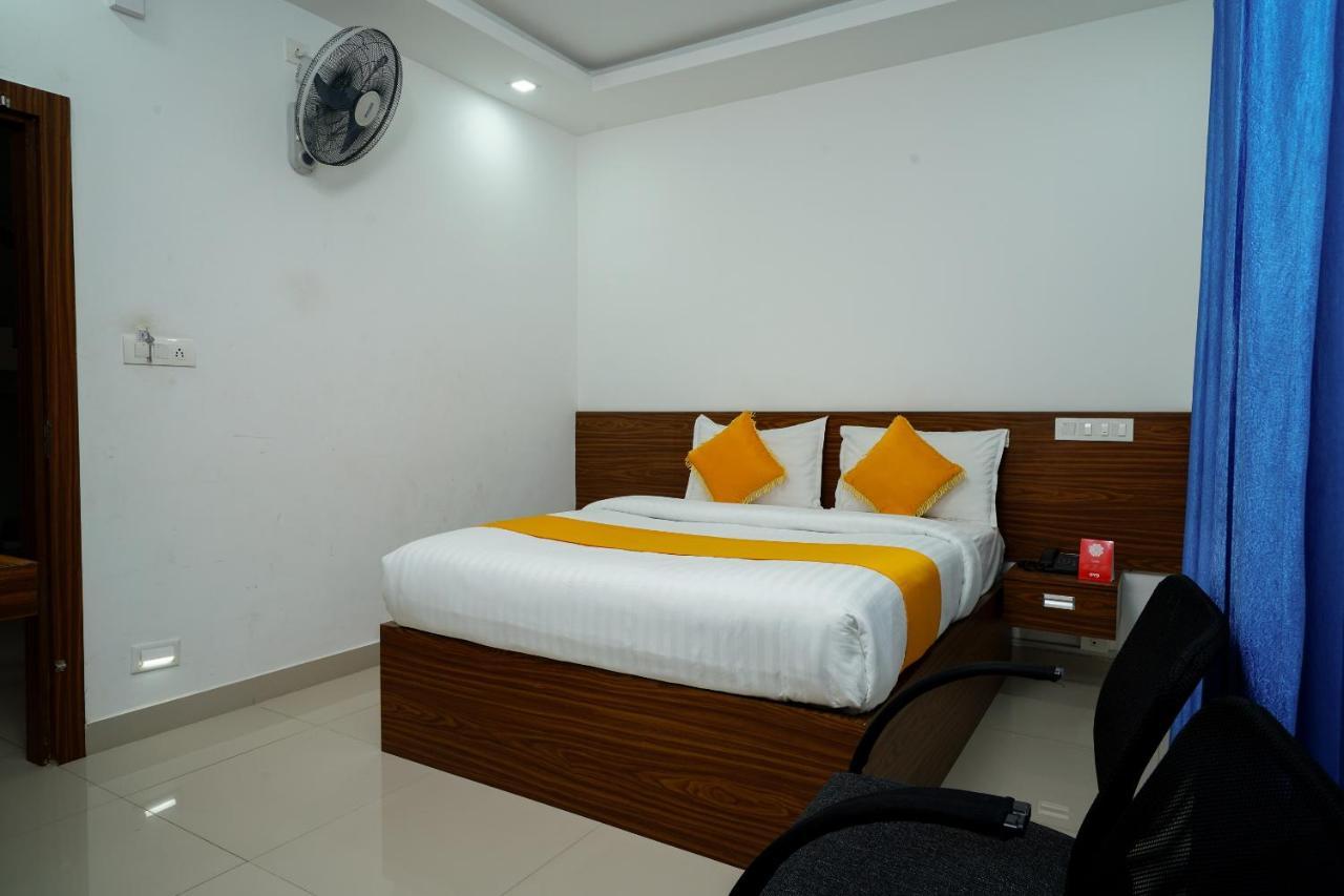Oyo 6526 Ap Residency City Sultan Bathery Exterior photo