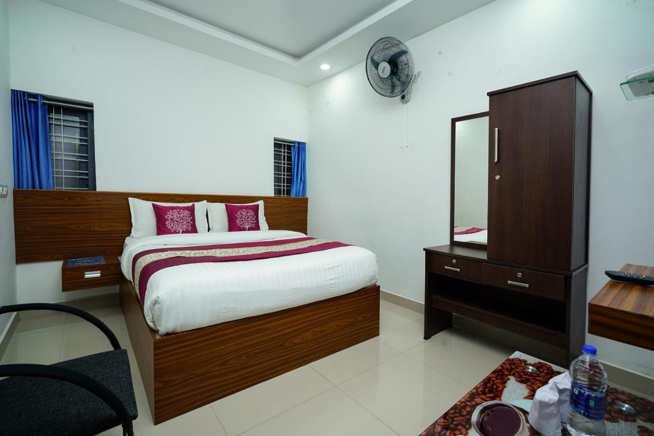 Oyo 6526 Ap Residency City Sultan Bathery Exterior photo