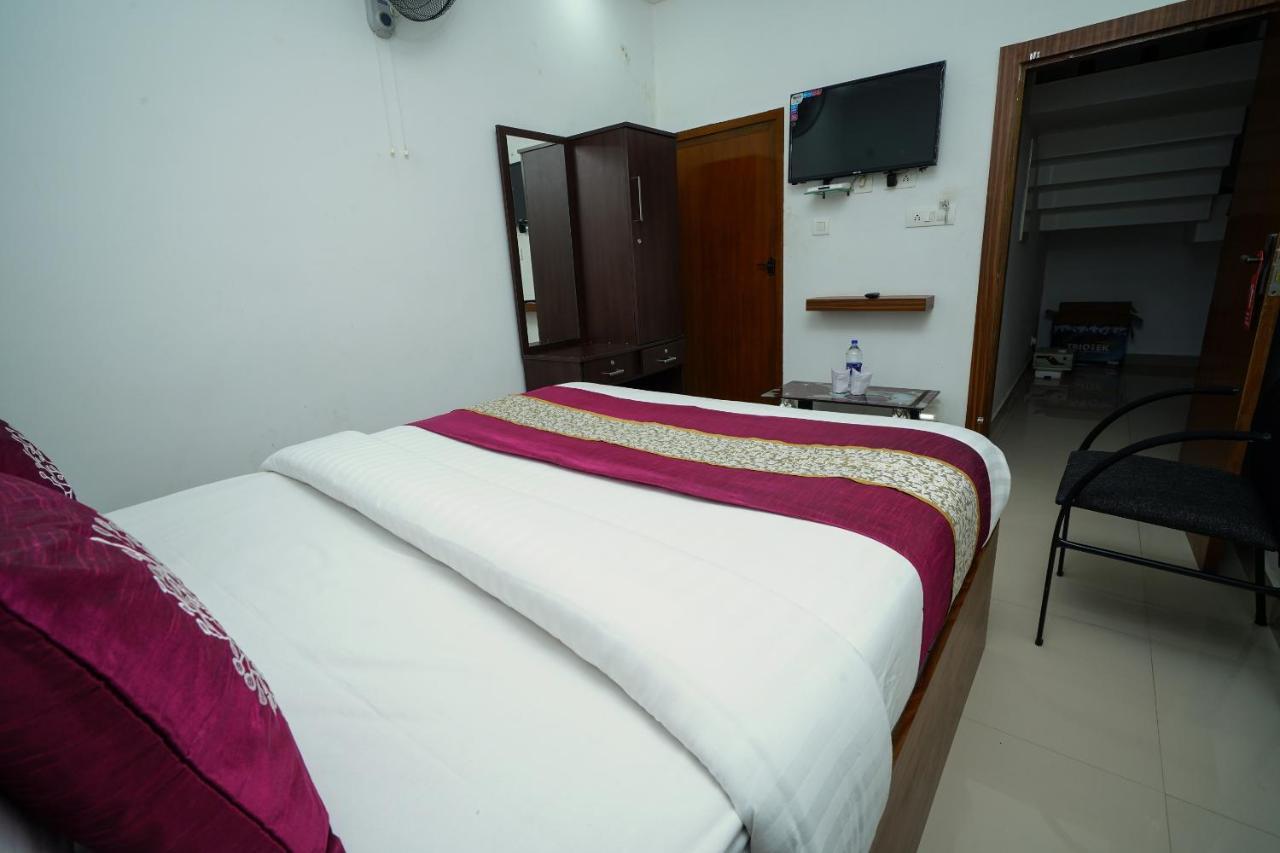 Oyo 6526 Ap Residency City Sultan Bathery Exterior photo